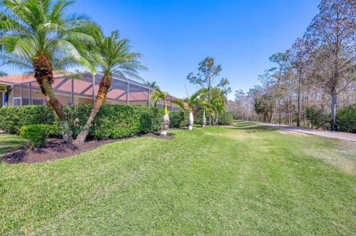 7476 Treeline Dr, Naples FL 34119-9727 exterior