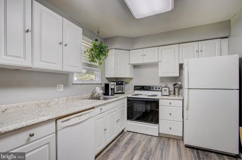 426 Ellwell Ct, Glen Burnie MD 21061-6148 exterior