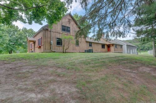 325 Hl Rd, Torrington CT 06790-5834 exterior