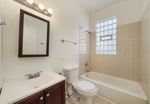 1338 Washtenaw Ave, Chicago IL 60645-3227 exterior