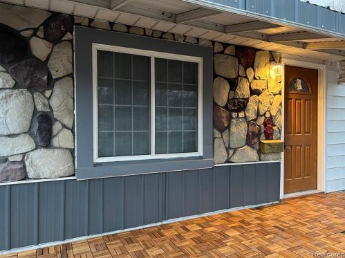 24086 Annapolis St, Dearborn Heights MI  48125-1914 exterior