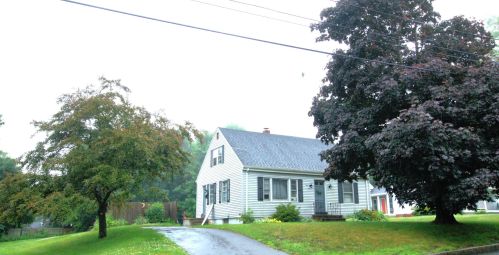 16 Summit St, Portland, ME 04106-2252