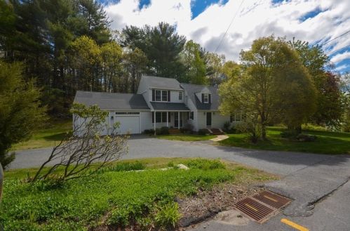 8 Dudley Rd, Sutton, MA 01590-3036