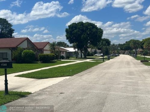 17265 Lake Park Rd, Boca Raton FL  33487-1137 exterior