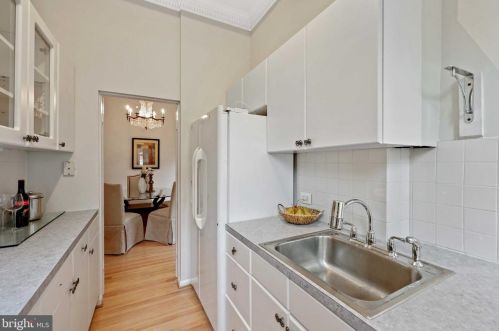 2731 Dumbarton St, Washington DC 20007-3336 exterior