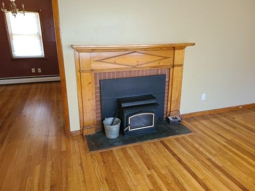 228 Hermitage Dr, Springfield MA 01129-1346 exterior