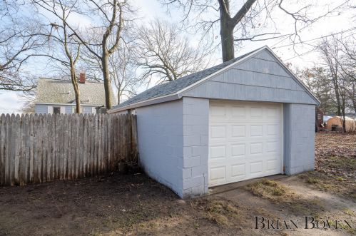 1915 Madison St, Meskegon MI  49442-5925 exterior