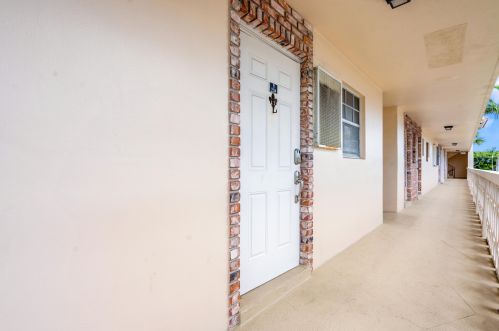 400 20th St, Boca Raton FL  33431-8119 exterior