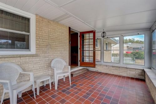 3284 90th St, Milwaukee, WI 53227-4402