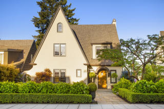 3910 48th Pl, Seattle WA  98105-5232 exterior