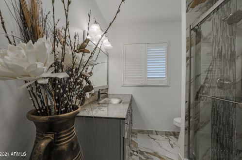 2216 Anderson Ave, Phoenix AZ  85023-2200 exterior