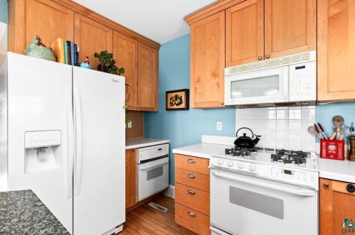 318 8th Ave, Duluth MN 55806-2206 exterior