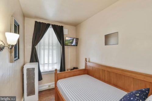 5815 Addison St, Philadelphia PA 19143-1204 exterior