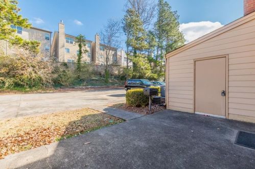 217 Braxton Pl, Tucker GA 30084-1872 exterior