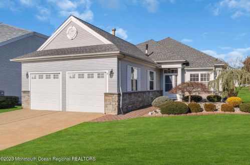 5 Barcelona Ct, Lakehurst NJ  08759-6060 exterior