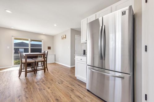 250 Village Circle Dr, Winfield MO 63389-2051 exterior