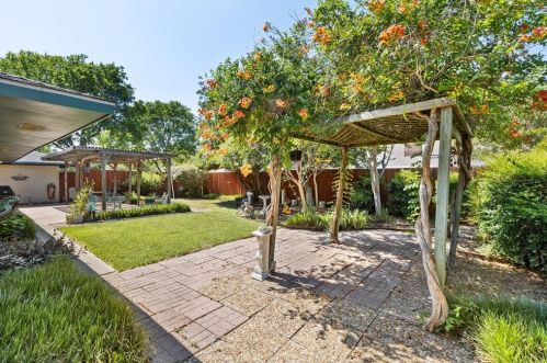 6845 Delmeta Dr, Dallas TX  75248-5527 exterior