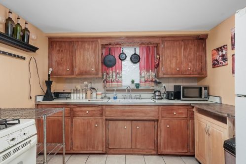 5759 63 Pl, Chicago IL 60638-5414 exterior