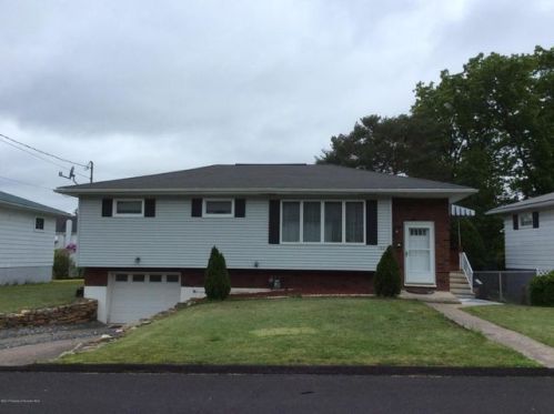 102 Garwood Dr, Scranton, PA 18505-3610