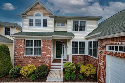 38 Rose Court Way, Walpole, MA 02032-1185