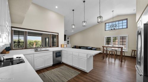 16012 10th St, Phoenix AZ  85022-3100 exterior