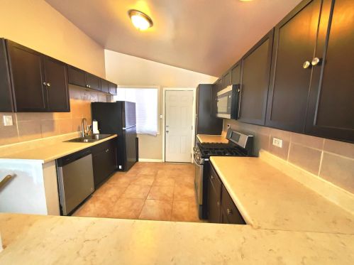 8404 Dorchester Ave, Chicago IL 60619-6433 exterior