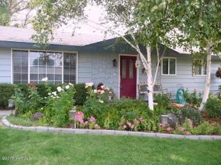 205 61st Ave, Yakima, WA 98908-3510