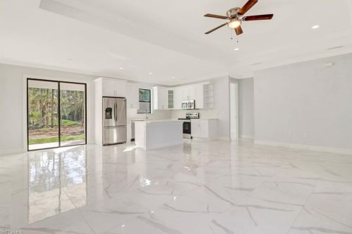 2923 27 Ave, Naples FL 34116-7607 exterior