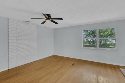 821 Walters Ter, Fort Pierce FL  34983-3962 exterior