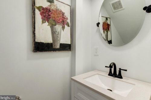 1335 Emerald St, Washington DC 20002-5432 exterior