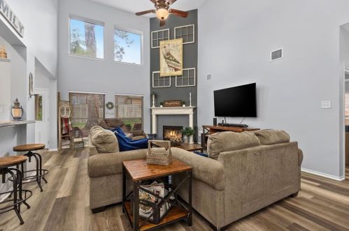 8615 Cross Country Dr, Humble TX 77346-6113 exterior