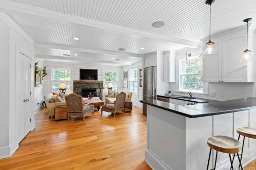 168 Rowayton Ave, Norwalk CT 06853-1237 exterior