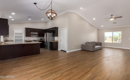 11411 33rd Ave, Phoenix AZ 85051-5972 exterior