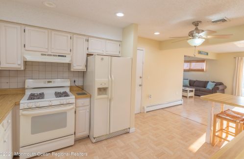 58 Ocean Gate Ave, Berkeley Township NJ 08721-1420 exterior