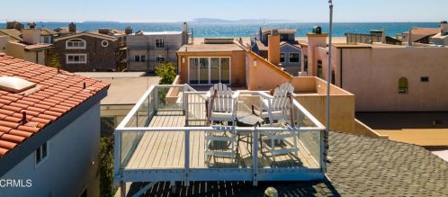 3715 Sunset Ln, Oxnard CA 93035-4133 exterior