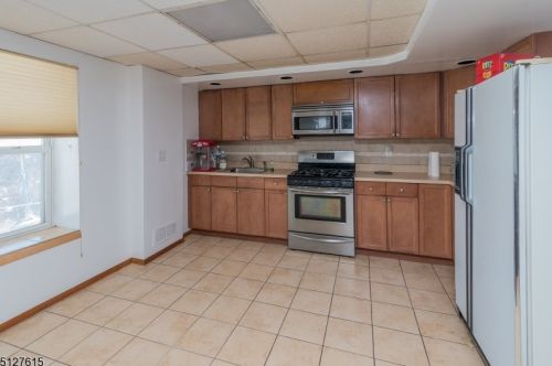 24 Brownstone Ter, Paterson NJ  07506-3447 exterior