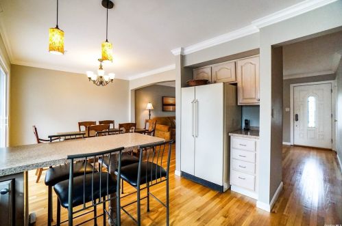 34 Cottonwood Dr, Commack NY 11725-2421 exterior