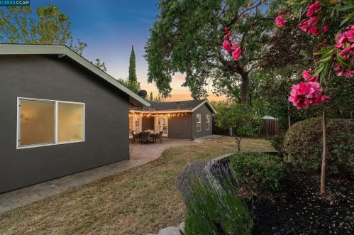 196 Hazel Dr, Concord CA  94523-2916 exterior