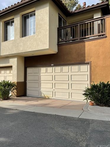 2960 Champion Way, Tustin CA 92782-1242 exterior