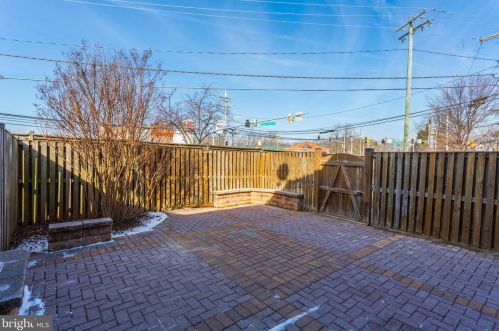 28 Avonshire Ct, Silver Spring MD 20904-6712 exterior