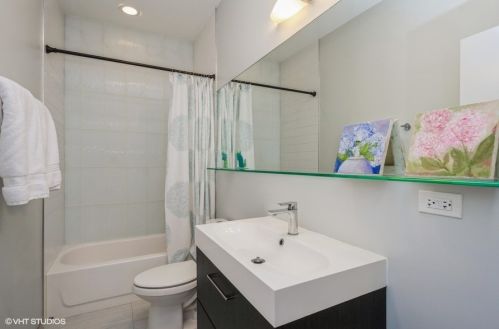 1906 Springfield Ave, Chicago IL 60647-2463 exterior