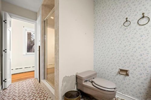 51 Lyons Plains Rd, Westport CT 06880-1305 exterior