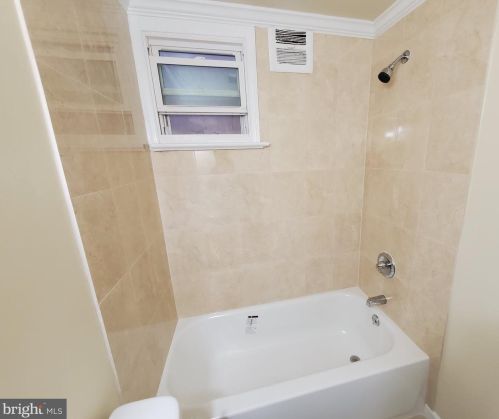 2833 28th St, Washington DC 20020-2632 exterior