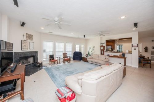 6303 Sprigg, Fulshear TX 77441-6305 exterior