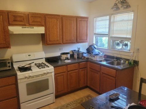 424 Cory Ave, Waukegan IL 60085-4016 exterior