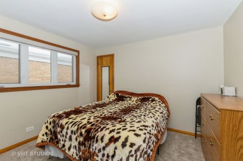 5146 Nordica Ave, Chicago IL 60638-1017 exterior