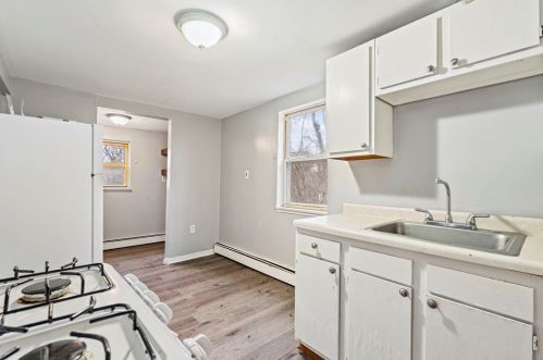 204 Minooka St, Pittsburgh PA 15210-3503 exterior