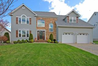 10 Dipaolo Ct, Raritan, NJ 08869-1130