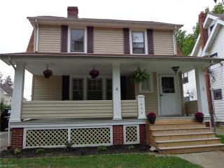 1584 Parkwood Rd, Cleveland, OH 44107-4739