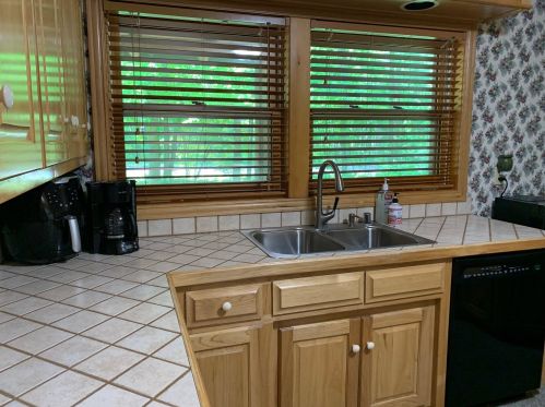 6806 Tall Oaks Rd, Manitowoc WI 54220-9416 exterior